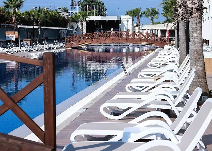 Bieno Club Sunset And 5* 马纳夫加特